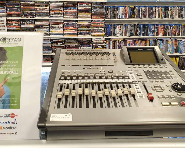 Table de mixage Roland vs-2400 cd