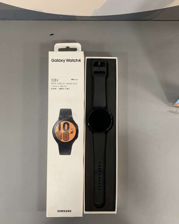 Montre connectée SAMSUNG Galaxy Watch 4 GPS