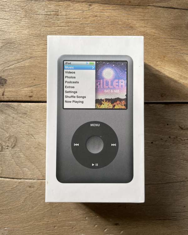iPod classic (III) 160 Go neuf - collector